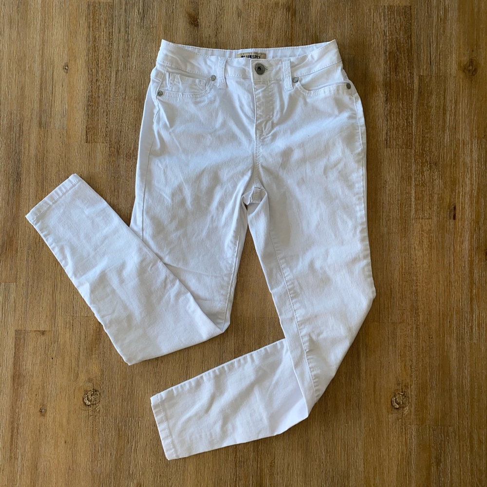 ✨BLUE SPICE White Jeans